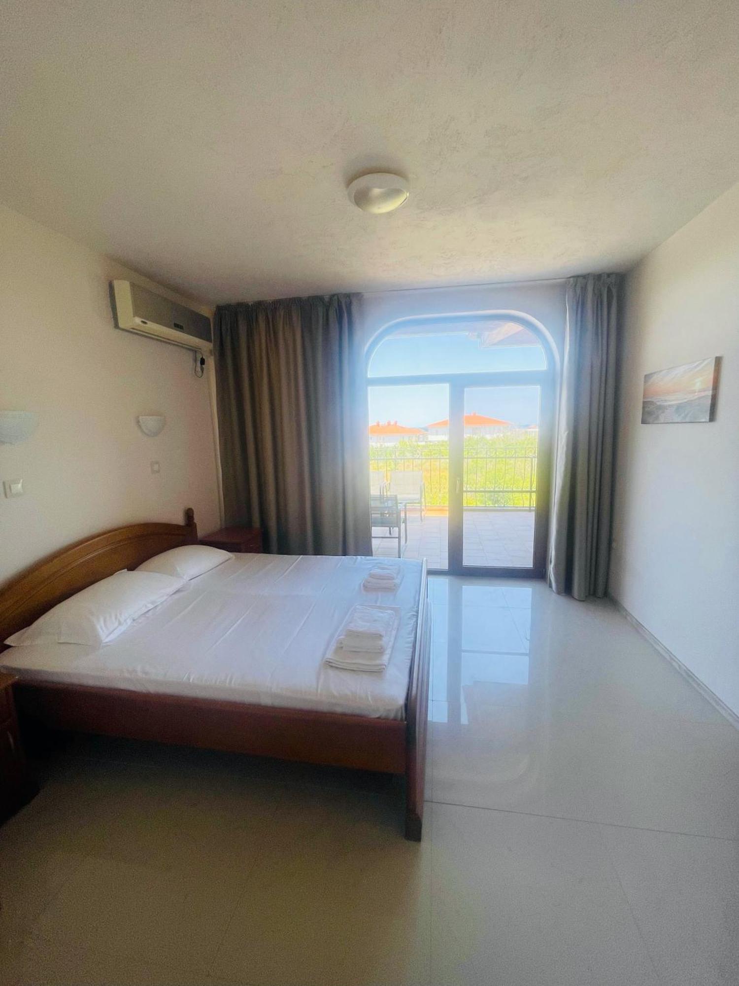Private Apartment With Sea View 索佐波尔 外观 照片